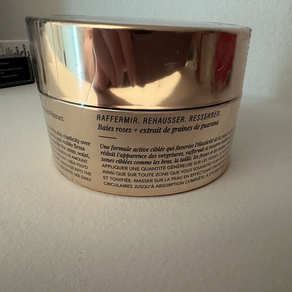 JLO BEAUTY- Firm + Flaunt™ Targeted Booty Balm - Picture 4 of 7